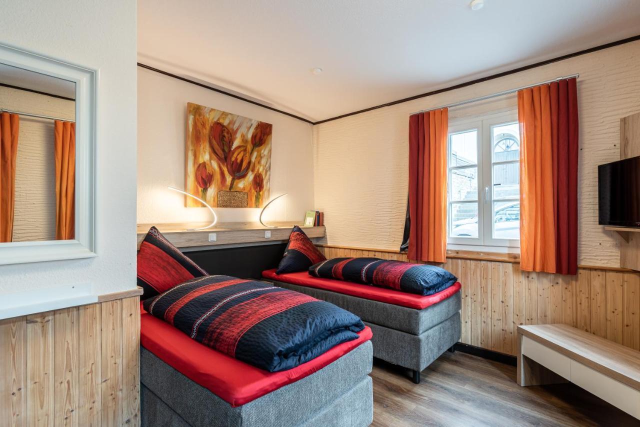 Land-Hotel Zum Schwan, Garni Weilerswist-Metternich, 3 E-Ladestationen, Naehe Phantasialand, Palmenparadies Euskirchen Exterior foto